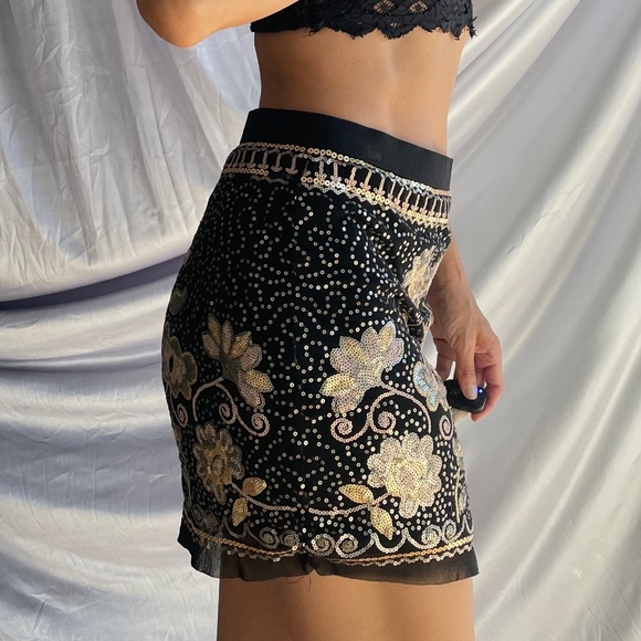 Chelsea & Violet Black Skirt With Gold Floral Sequins, Womens Size Small - Picture 3 of 8